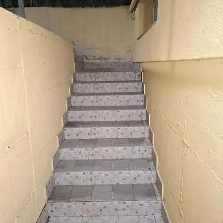Seminterrato Lägenhet *